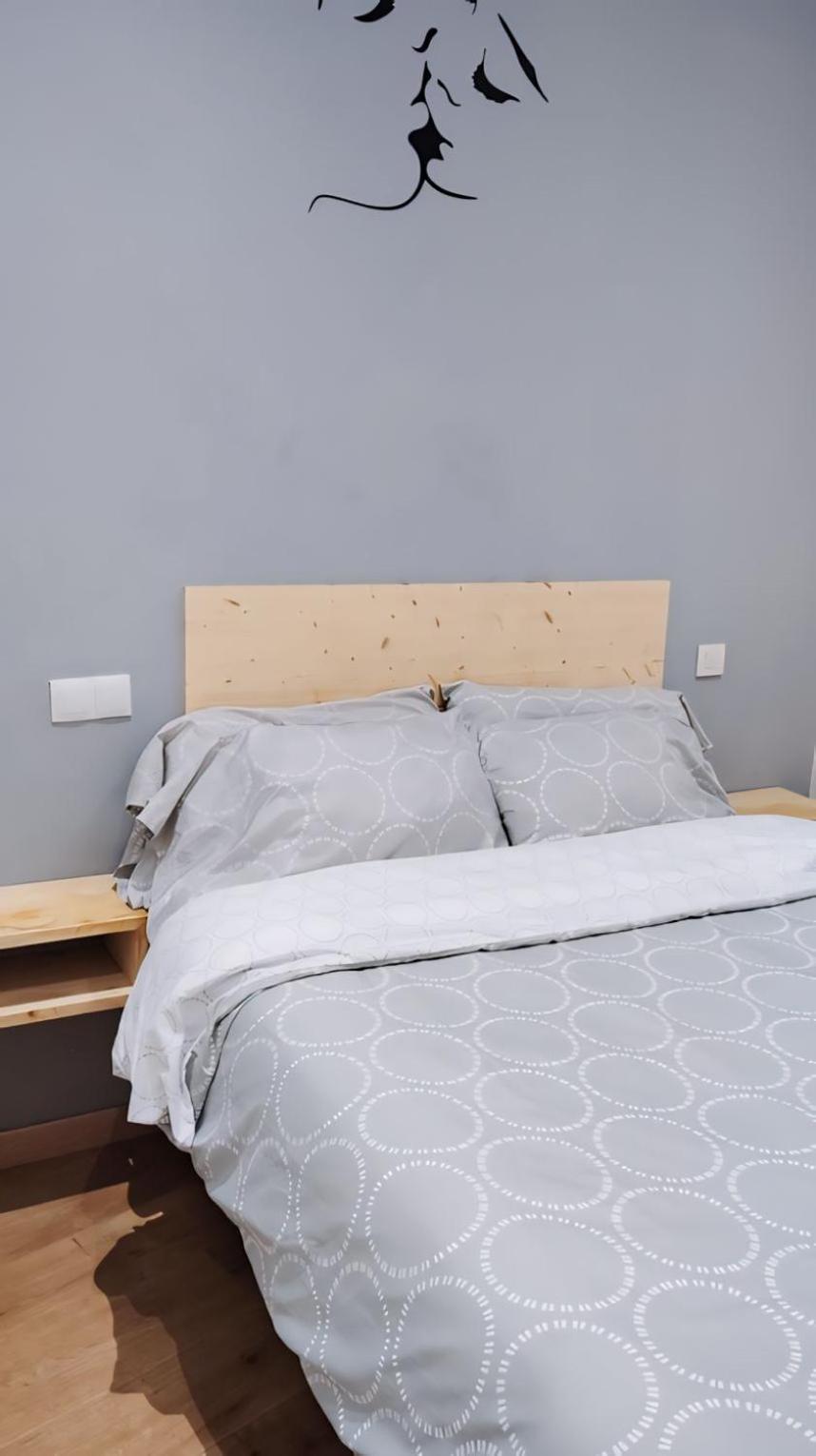 Centrico Apartamento Con Patio Madrid Dış mekan fotoğraf