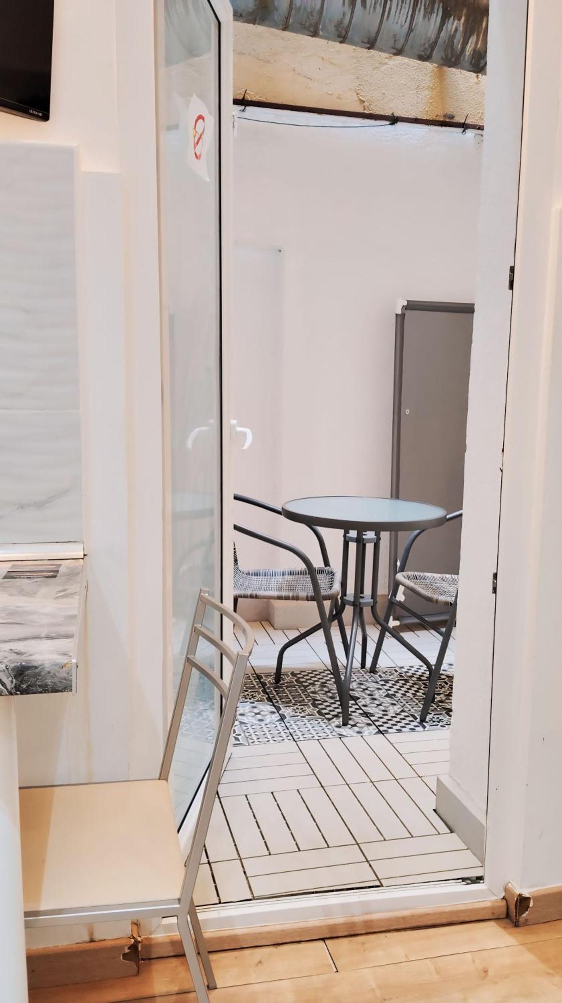Centrico Apartamento Con Patio Madrid Dış mekan fotoğraf